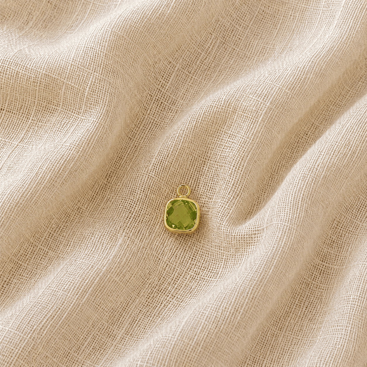 Dije brillante verde